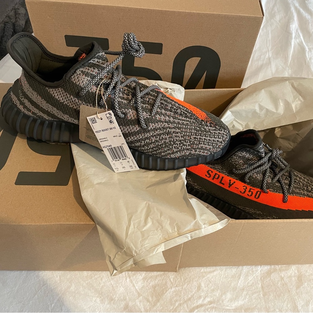 NWT Authentic Yeezy Boost 350 v2 size 11.5